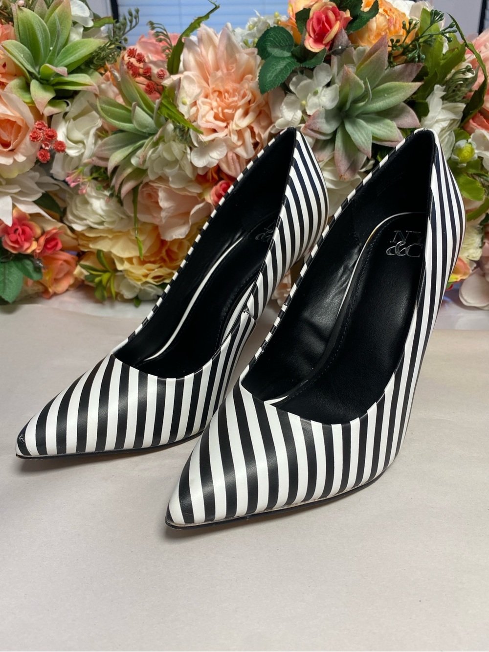 NY&C Madison Pump Stripe Black White Pointed Toe Heels Size 8